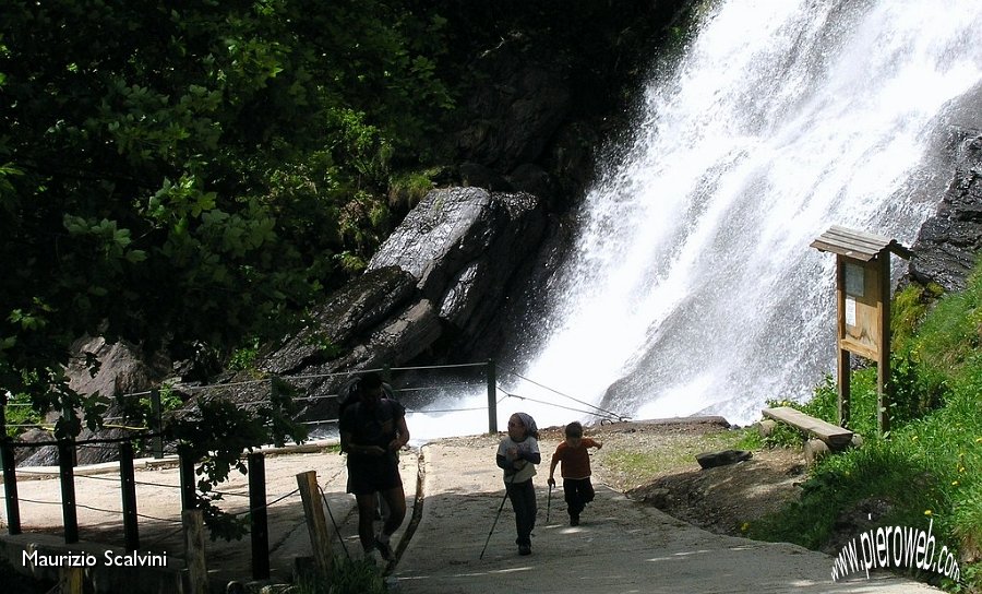 09 Cascata della Val Sambuzza.JPG